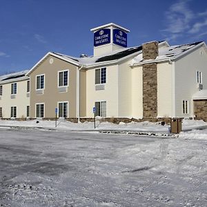 Cobblestone Inn & Suites - Carrington